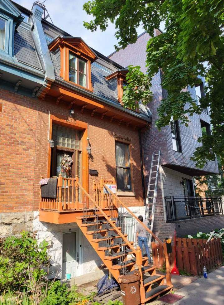 Quelles techniques permettent de restaurer une corniche sans altérer son style historique ? Montréal